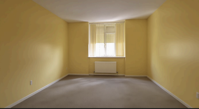 Empty room before virtual staging